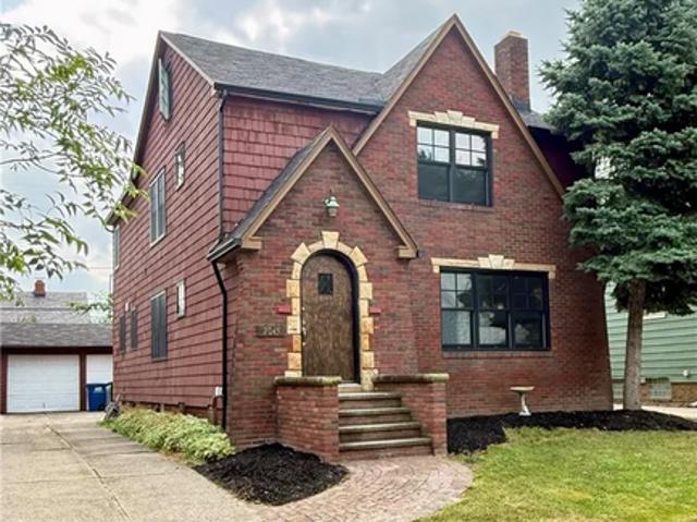 4 BR, 3.5 BA Apartment 2045 Reveley Avenue, Lakewood, OH 44107