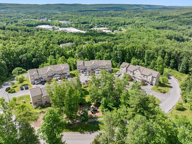 4 BR, 3.5 BA Apartment 204 Cervinia Ct Unit 1714 Lermoos Court, East Stroudsburg, PA 18301