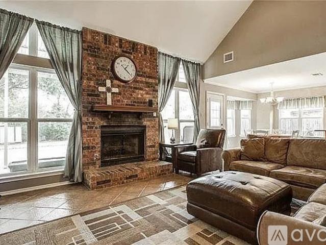 4 BR, 3.5 BA Apartment 2401 Stanford Drive, Flower Mound, TX 75022