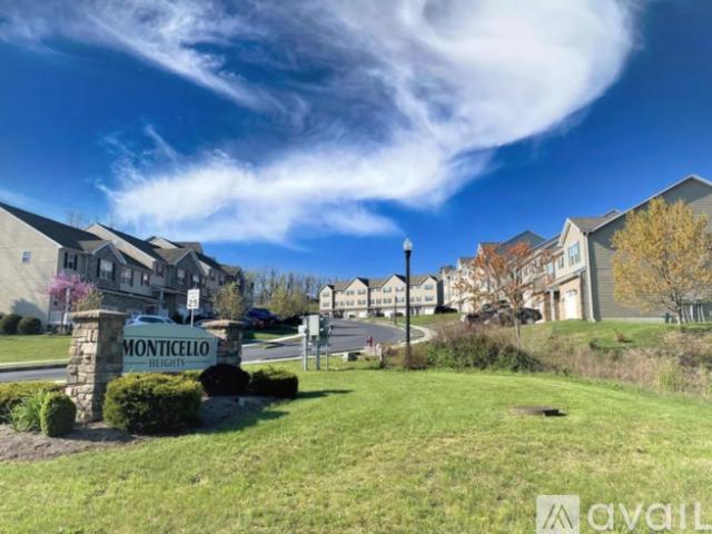 4 BR, 3.5 BA Apartment 2774 Monticello Ln, Unit 2770, Harrisburg, PA 17112