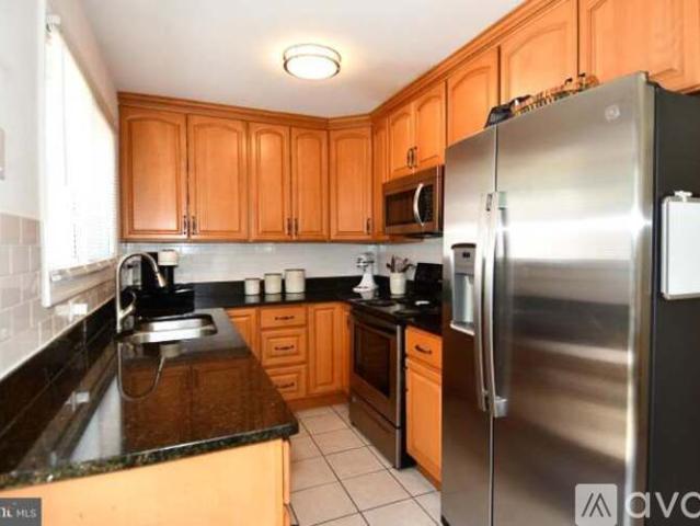 4 BR, 3.5 BA Apartment 35 County Ct, Unit 18 8, Gaithersburg, MD 20878