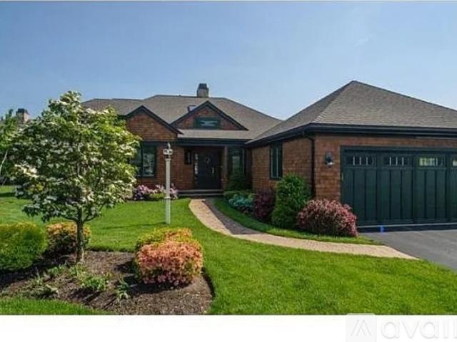 4 BR, 3.5 BA Apartment 35 Raynor Drive, Hingham, MA 02043