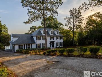 4 BR, 3.5 BA Apartment 405 Park Lake Circle, Columbia, SC 29223