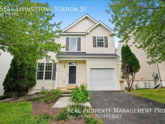 4 BR, 3.5 BA Apartment 45644 Livingstone Station St, Sterling, VA 20166