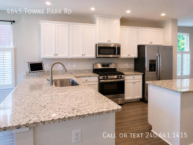 4 BR, 4.5 BA Apartment 4645 Towne Park Rd, Suitland, MD 20746