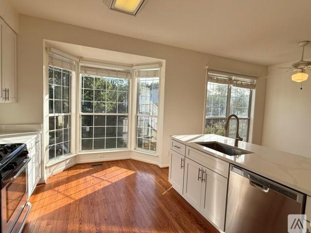 4 BR, 3.5 BA Apartment 47612 Watkins Island Square, Unit townhouse, Sterling, VA 20165