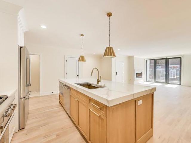 4 BR, 3.5 BA Apartment 5019 North Lincoln Avenue, Chicago, IL 60625