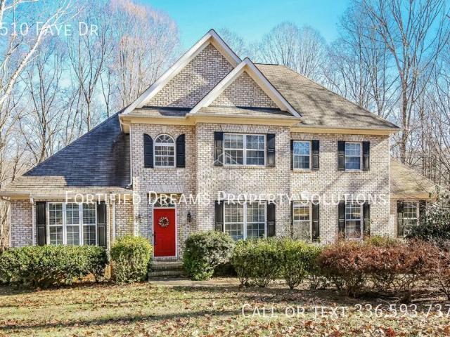 4 BR, 3.5 BA Apartment 5510 Faye Dr, Greensboro, NC 27410