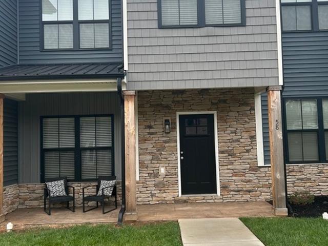 4 BR, 3.5 BA Apartment 58 Pelt Ln, Unit 58, Evington, VA 24550