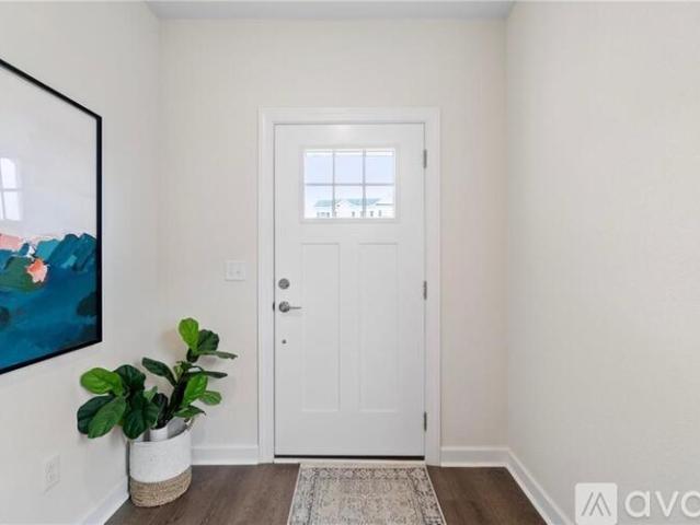 4 BR, 3.5 BA Apartment 718 Fishermans Rd, Unit Upstairs Bedroom, Norfolk, VA 23503