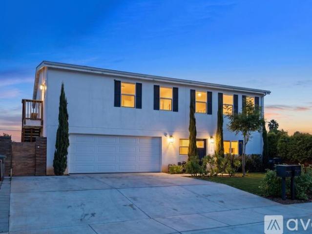 4 BR, 3.5 BA Apartment 770 Delaware St, Imperial Beach, CA 91932