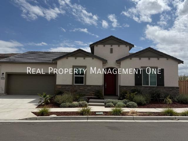 4 BR, 3.5 BA Apartment 8190 Lamplight Dr, Tracy, CA 95377
