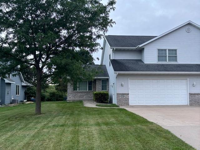 4 BR, 3.5 BA Apartment 887 Highland Park Rd, Unit 887, Neenah, WI 54956