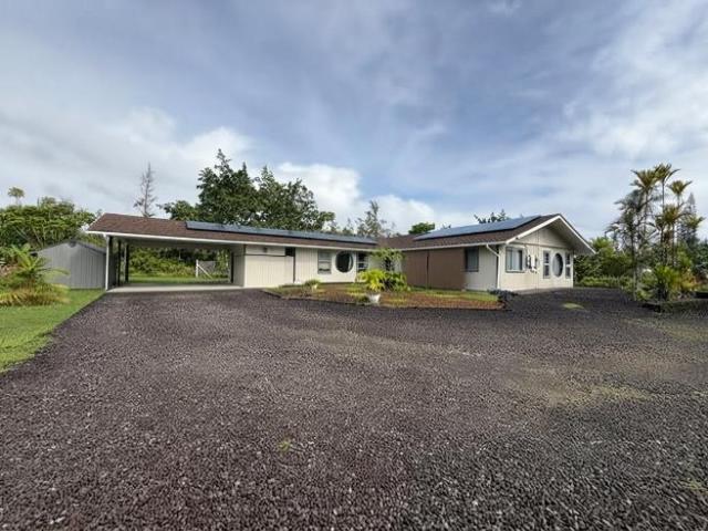 4 Br, 3 bath, Single Family 15 1672 Beach Rd