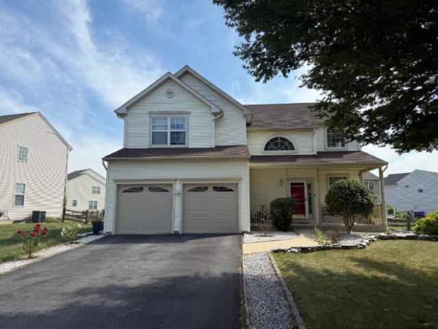 4 Br, 3 bath, Single Family 28 Lotus Cir N