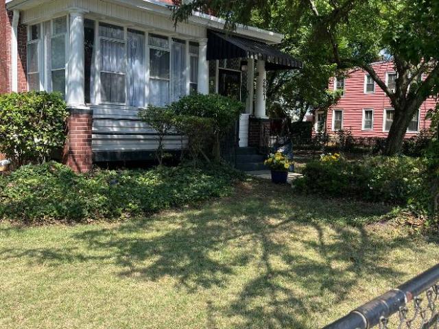 4 Br, 3 bath, Single Family 2921 7th St SE