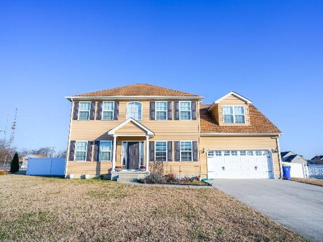 4 Br, 3 bath, Single Family 23 Spring Dale Ln