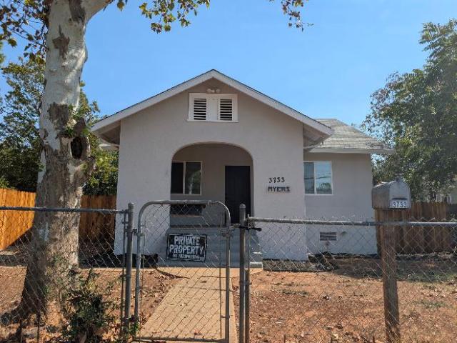 4 Br, 3 bath, Single Family 3733 Myers St
