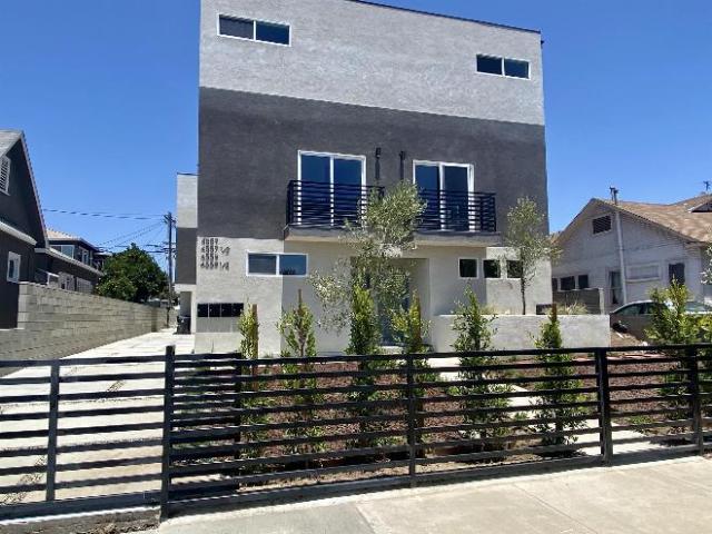 4 Br, 3 bath, Single Family 4557 Pickford Street