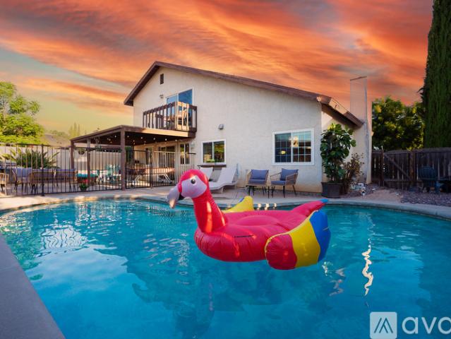 4 BR, 3 BA Apartment Las Brisas Drive, Escondido, CA 92027