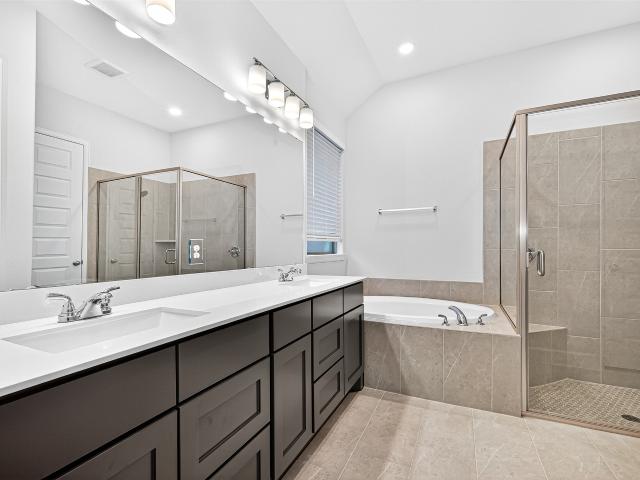 4 BR, 3 BA Apartment 14727 Band Tailed Pigeon Court, Magnolia, TX 77354