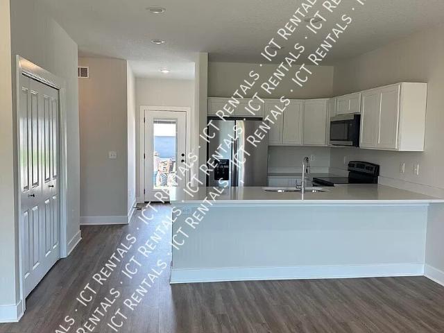 4 BR, 3 BA Apartment 15680 E 21st St N, Wichita, KS 67228