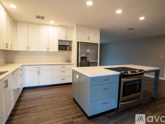 4 BR, 3 BA Apartment 1728 East Laguna Drive, Tempe, AZ 85282