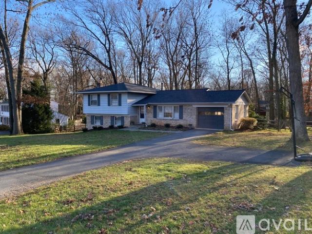 4 BR, 3 BA Apartment 18033 Mill Creek Dr, Rockville, MD 20855