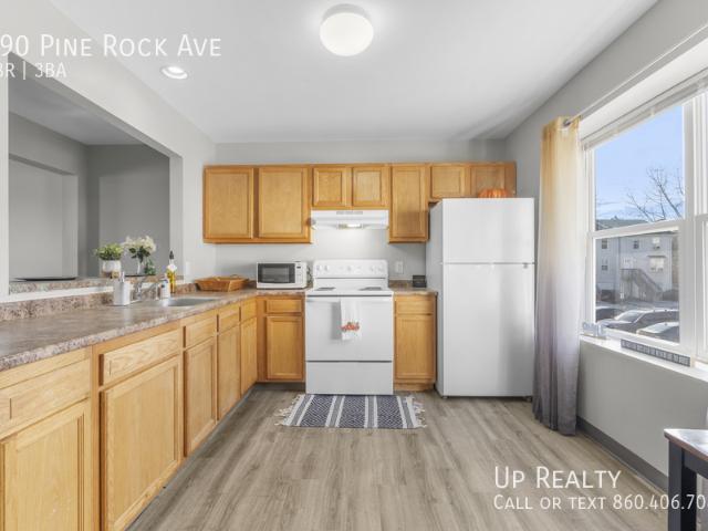 4 BR, 3 BA Apartment 190 Pine Rock Ave, Hamden, CT 06514