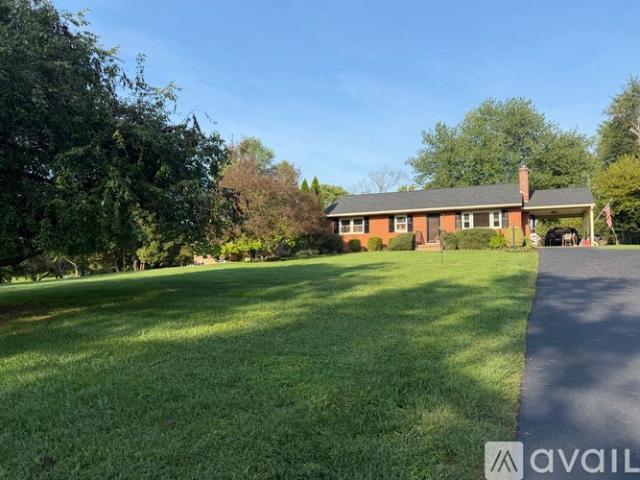 4 BR, 3 BA Apartment 19303 Gleedsville Road, Leesburg, VA 20175