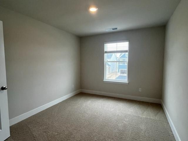 4 BR, 3 BA Apartment 106 Yurok Court, Winchester, VA 22602