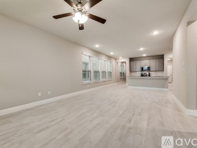 4 BR, 3 BA Apartment 1078 Norias Dr, Forney, TX 75126