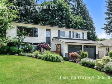 4 BR, 3 BA Apartment 10912 129th Pl NE, Kirkland, WA 98033