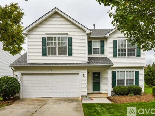 4 BR, 3 BA Apartment 11927 Cheviott Hill Lane, Charlotte, NC 28213