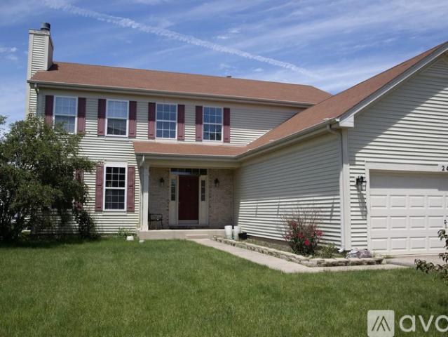 4 BR, 3 BA Apartment 244 W Olmsted Lane, Round Lake, IL 60073