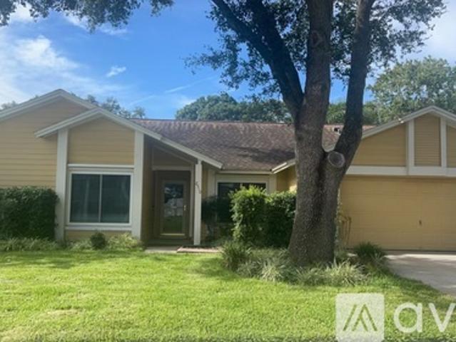 4 BR, 3 BA Apartment 2510 Brimhollow Drive, Valrico, FL 33596