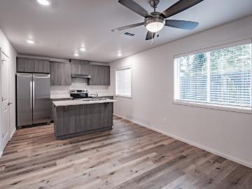 4 BR, 3 BA Apartment 2812 Falk Road Unit 16D, Vancouver, WA 98661