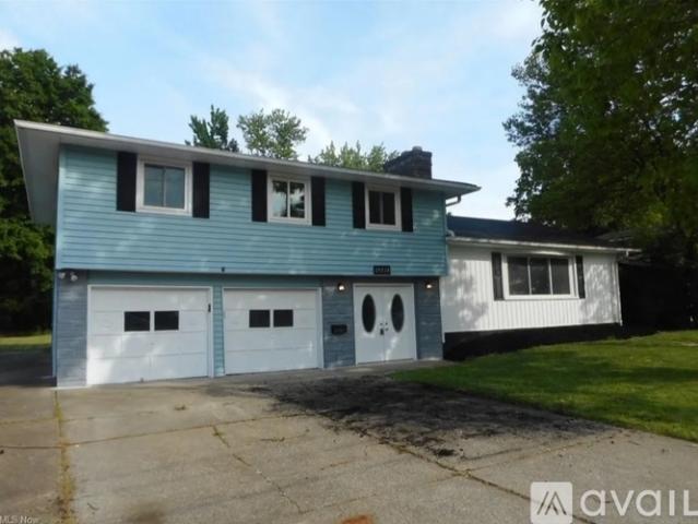 4 BR, 3 BA Apartment 29538 Meadow Street, Wickliffe, OH 44092