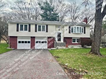 4 BR, 3 BA Apartment 29 Carriage Hill Lane, Poughkeepsie, NY 12603