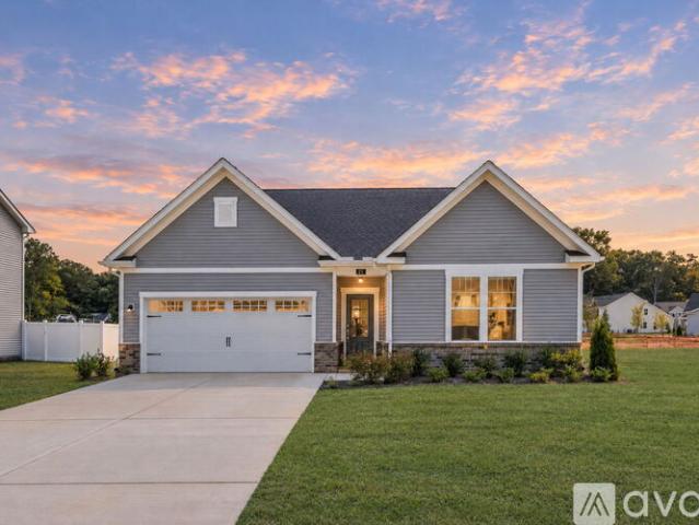 4 BR, 3 BA Apartment 211 Orion Court, Yorktown, VA 23693