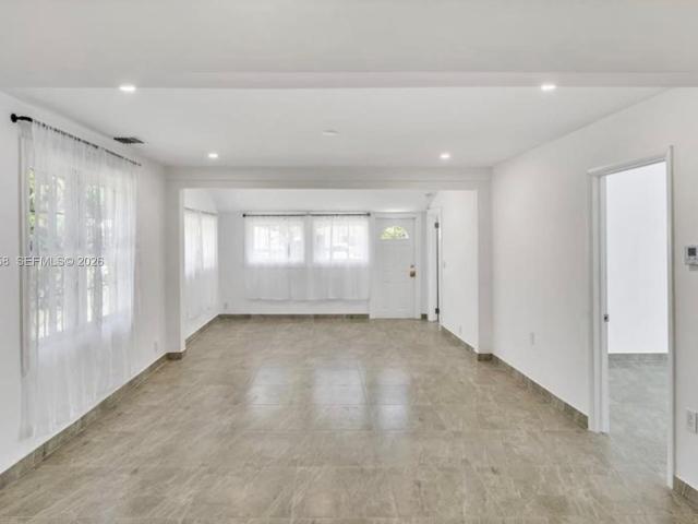 4 BR, 3 BA Apartment 211 Southeast 9th Street, Hallandale Beach, FL 33009