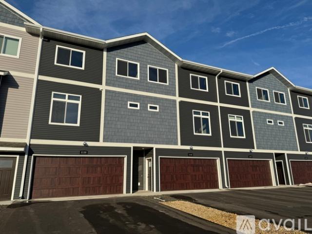 4 BR, 3 BA Apartment 2140 Rolling Green Trail, Unit 2140, North Mankato, MN 56003