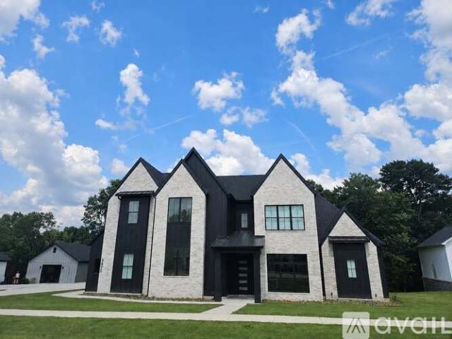 4 BR, 3 BA Apartment 3470 N Sweet Osage Ln, Fayetteville, AR 72704
