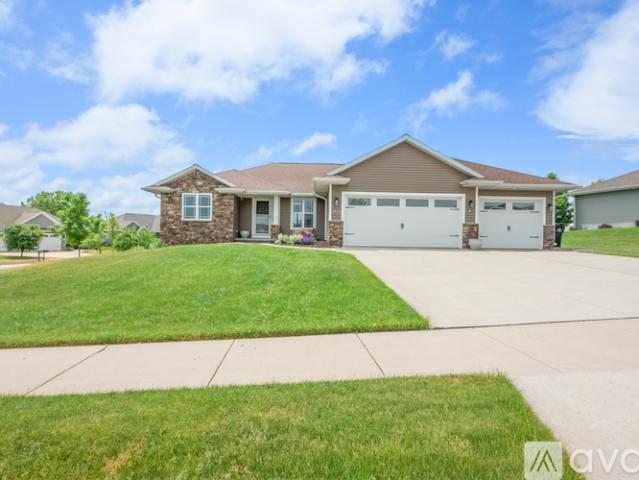 4 BR, 3 BA Apartment 3543 Becket Dr, Green Bay, WI 54313