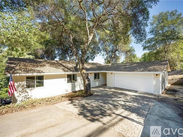 4 BR, 3 BA Apartment 3015 South Lake Drive, Kelseyville, CA 95451