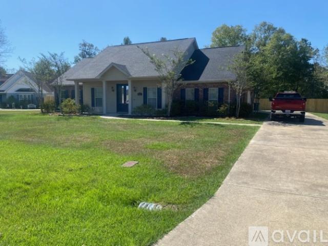 4 BR, 3 BA Apartment 30290 Deaux Run, Albany, LA 70711