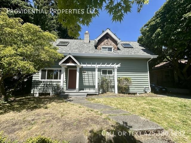 4 BR, 3 BA Apartment 3114 W Elmore St, Seattle, WA 98199
