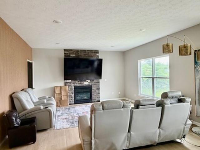 4 BR, 3 BA Apartment 3367 Ponderosa Trail, Uniontown, OH 44685