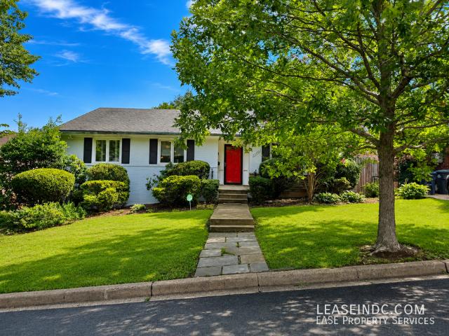 4 BR, 3 BA Apartment 4439 Springdale Street NW, Washington, DC 20016