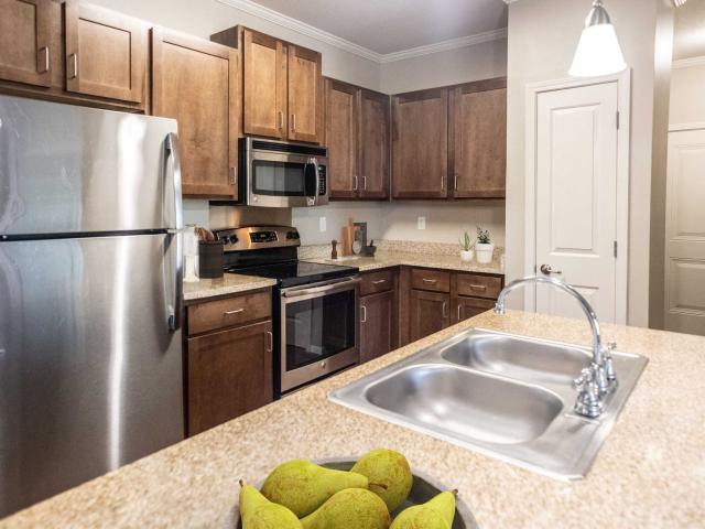 4 BR, 3 BA Apartment 444 Island Dr Unit 1 103, Memphis, TN 38103